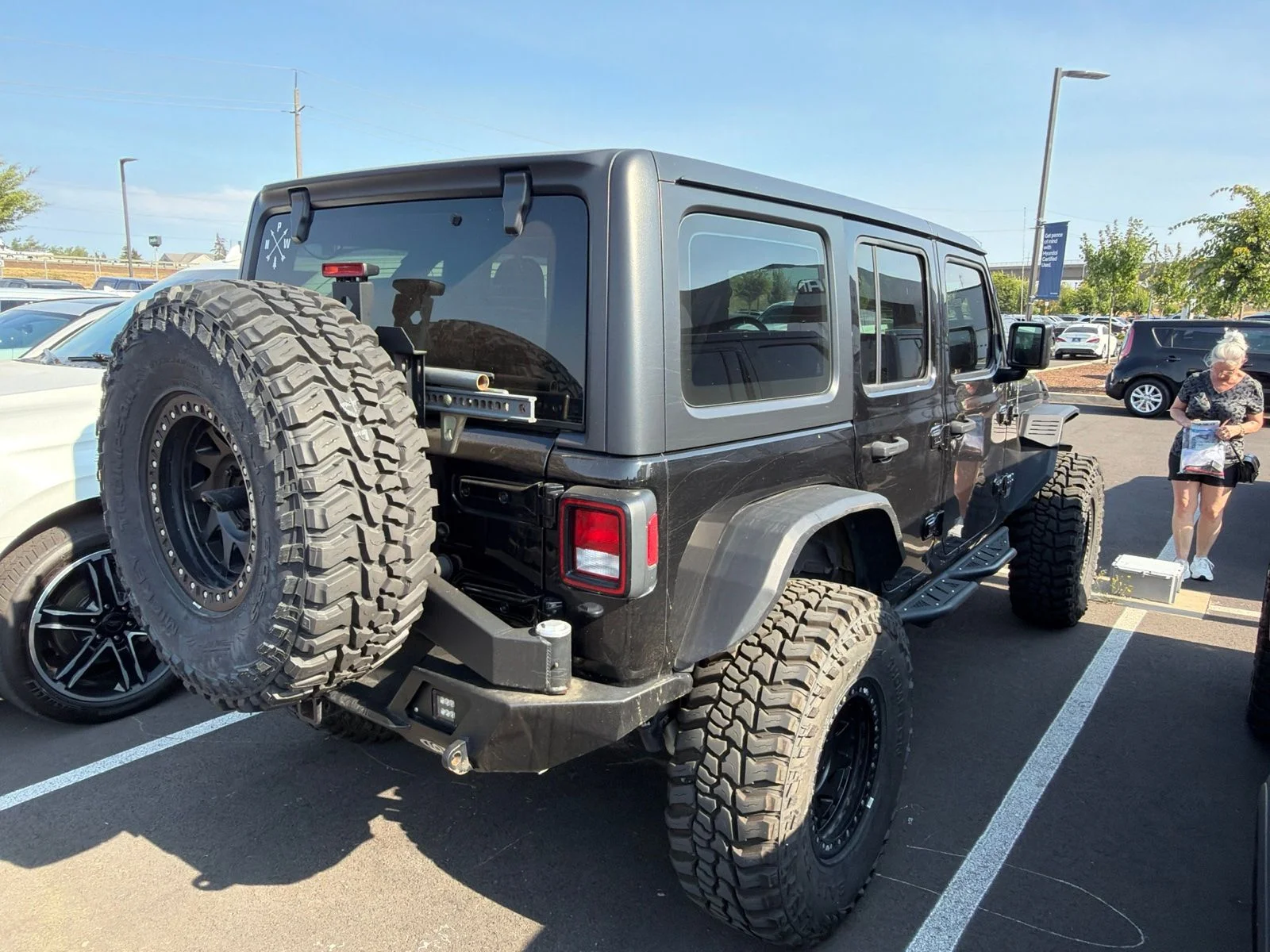 Used 2018 Black Jeep Unlimited Sport image 5