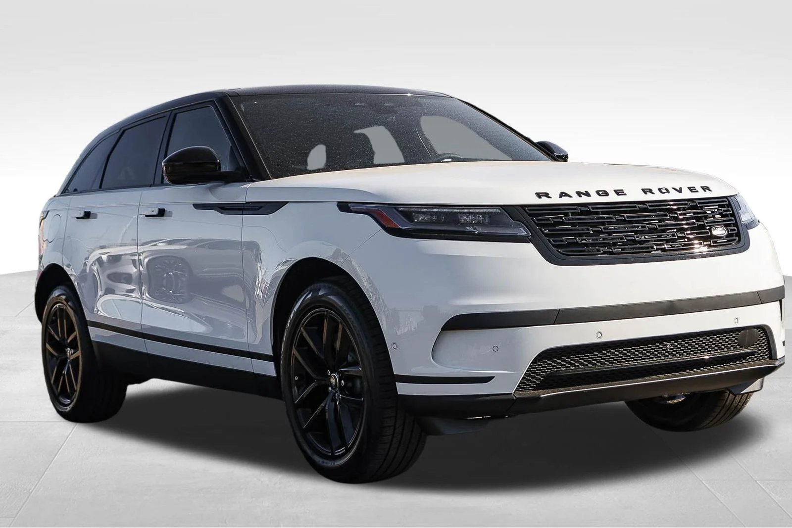 New 2026 Fuji White Land Rover S image 3