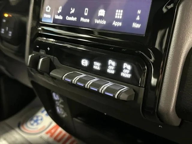 New 2026 Bright White Clear-Coat Exterior Paint RAM LARAMIE image 25