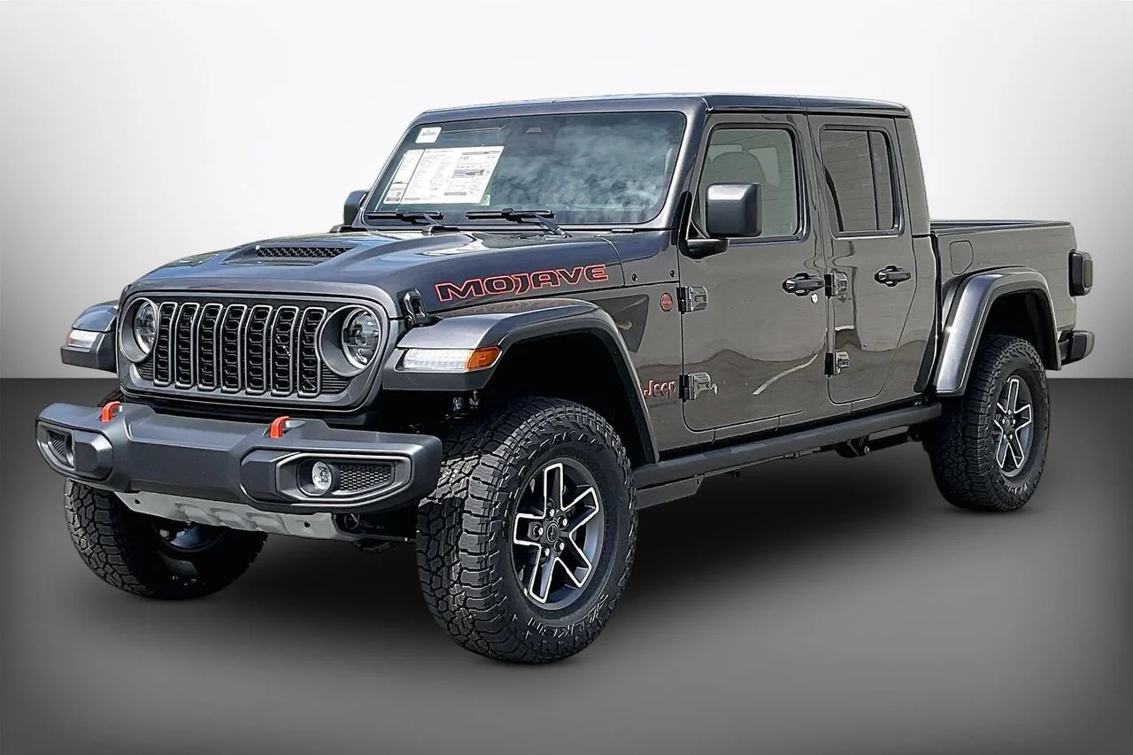 New 2026 Granite Crystal Metallic Clearcoat Jeep Mojave image 4