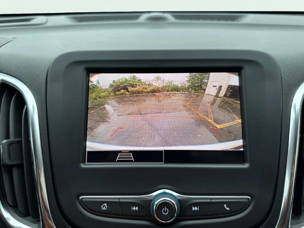 Used 2022 Silver Chevrolet LT image 14