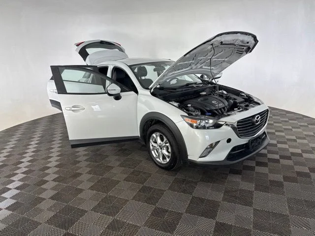 Used 2016 White Mazda Touring image 12