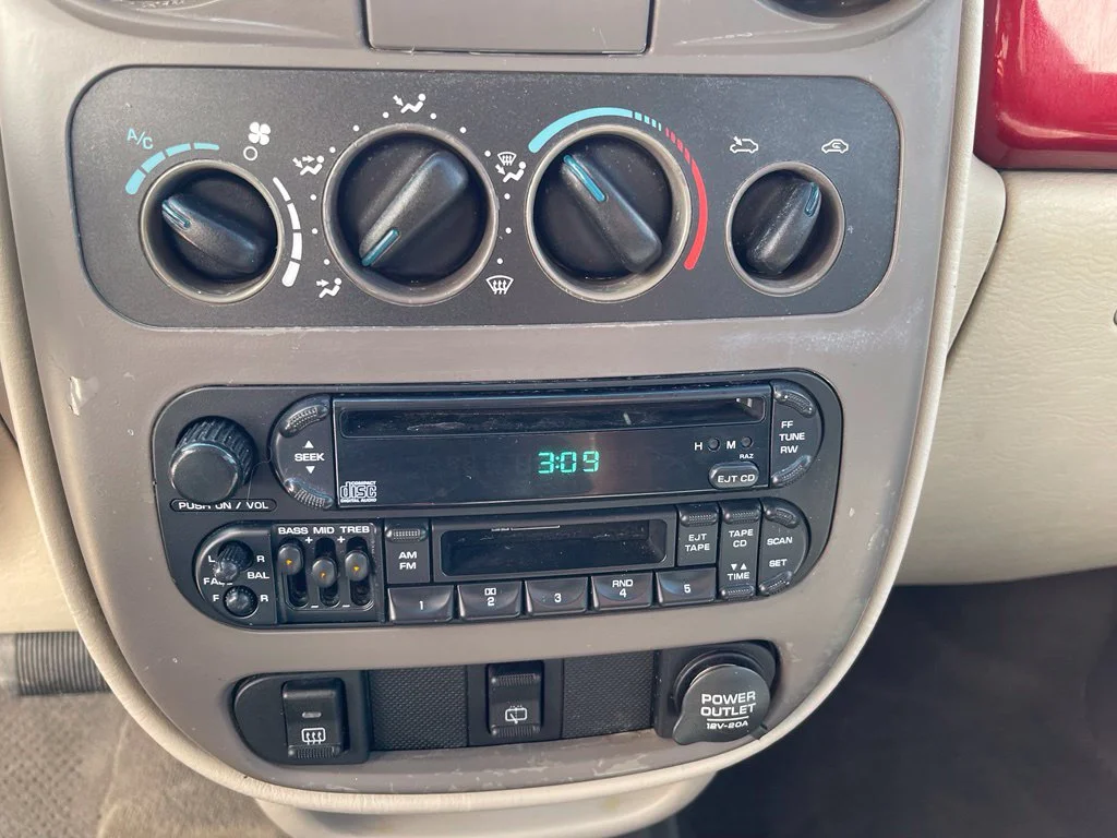 Used 2001 Red Chrysler  image 16