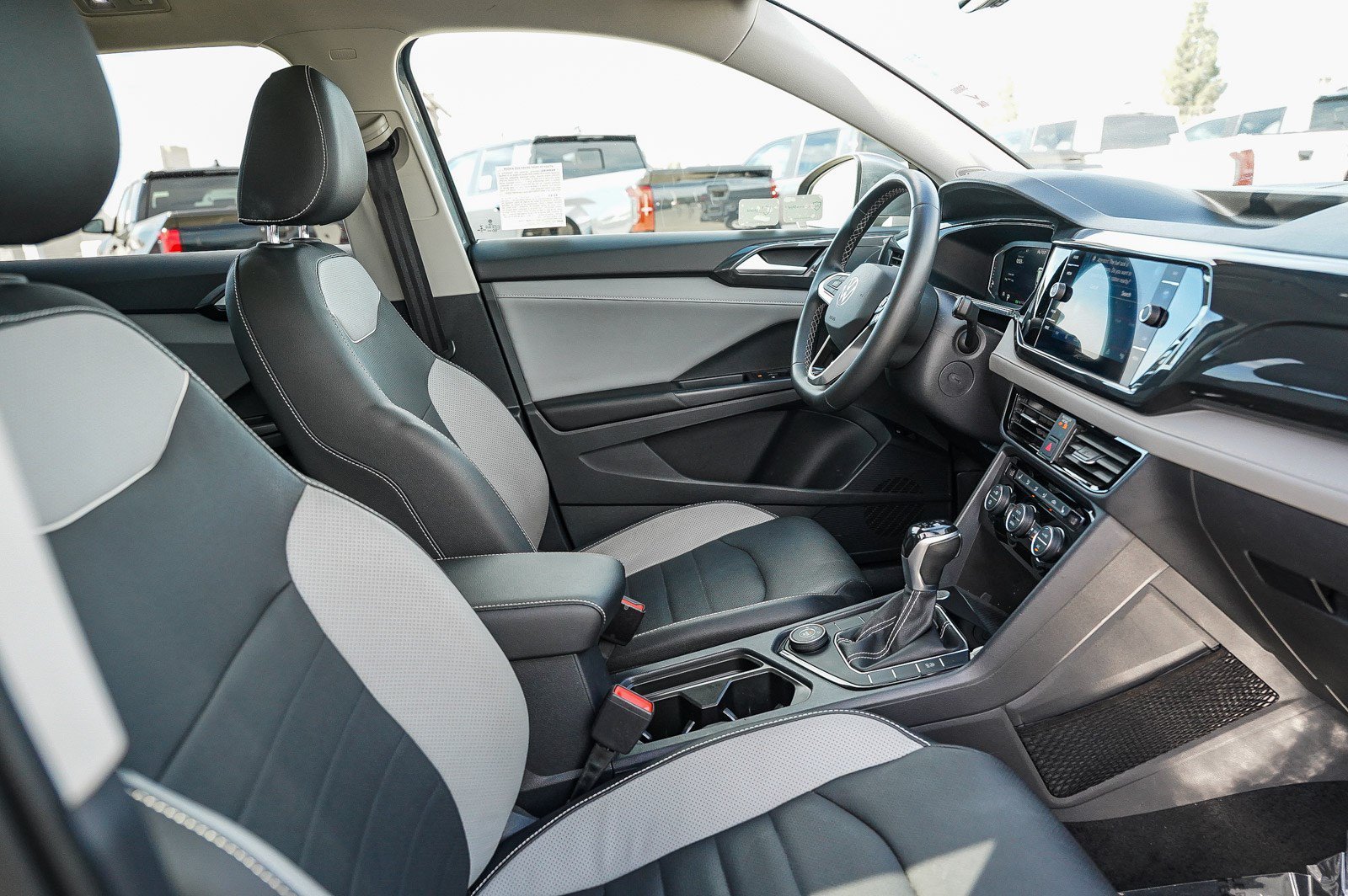 Used 2023 Platinum Gray Metallic Volkswagen SEL image 16
