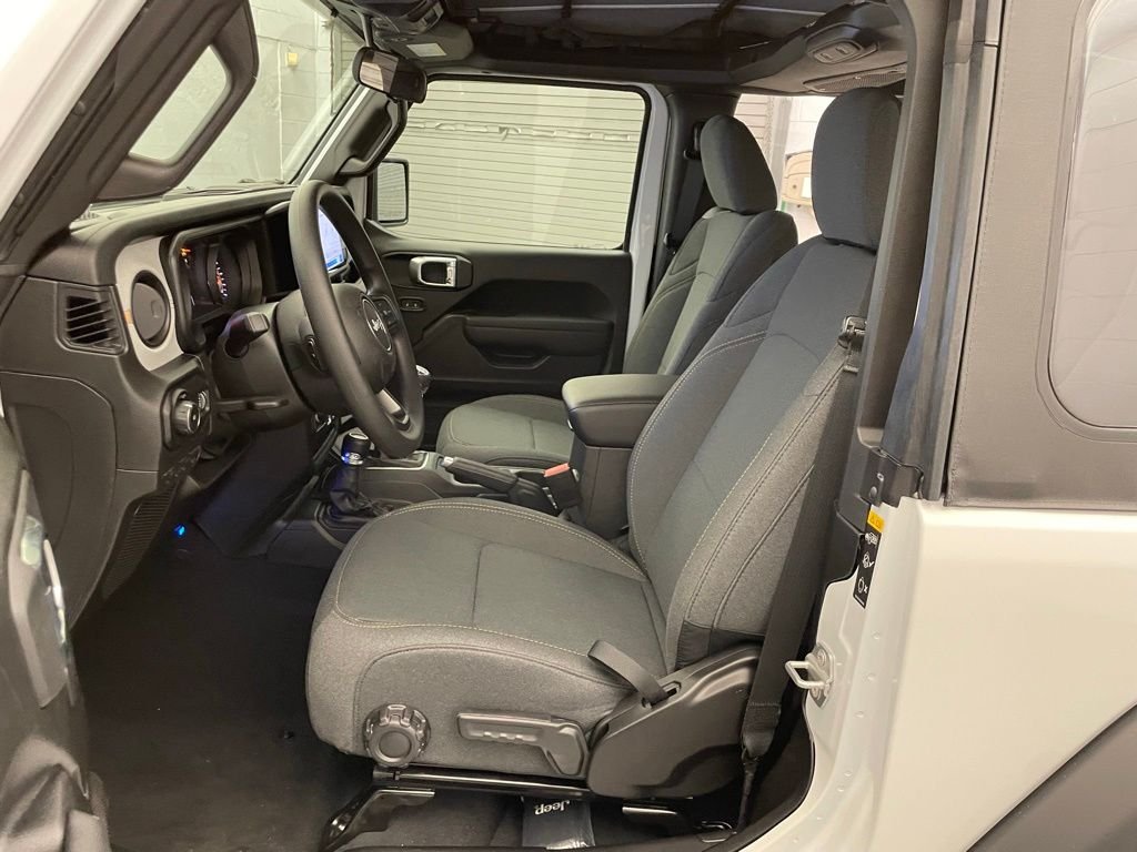 New 2026 Bright White Clear-Coat Exterior Paint Jeep Sport image 14