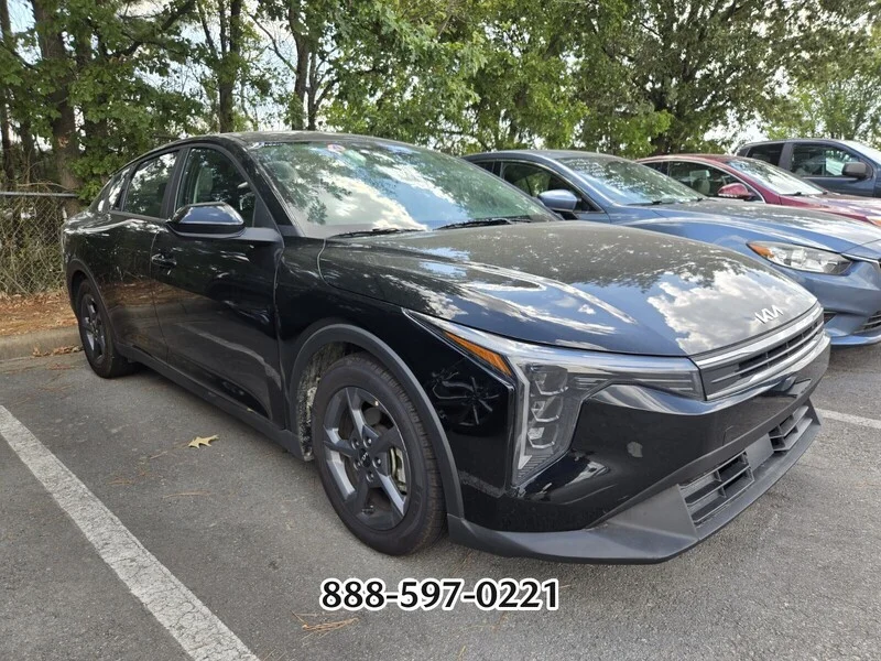 Used 2025 Aurora Black KIA LXS image 6