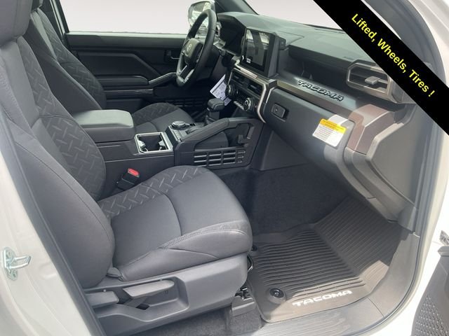 2026 Toyota Tacoma SR5 - Photo 15