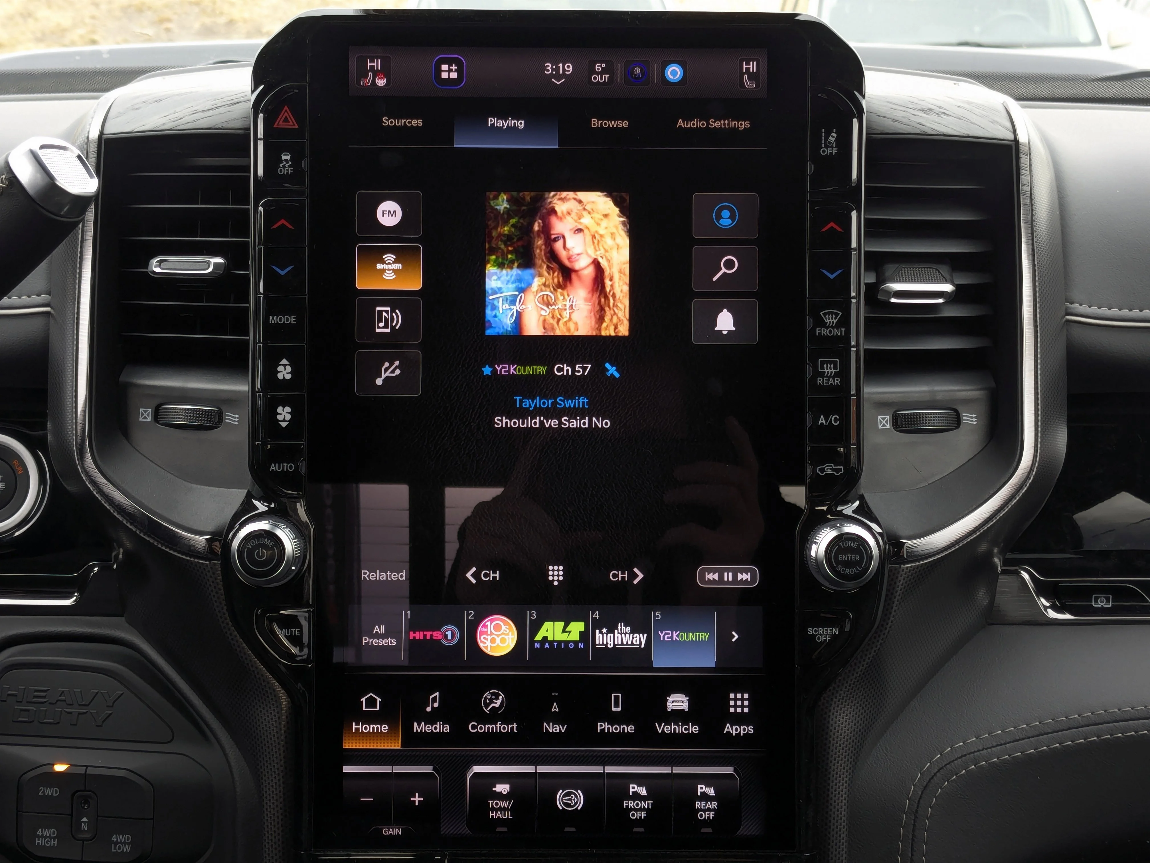 New 2026 Black RAM Limited - 5th Wheel/Gooseneck Prep - 360 Cameras - Sunroof & Tons More! image 21