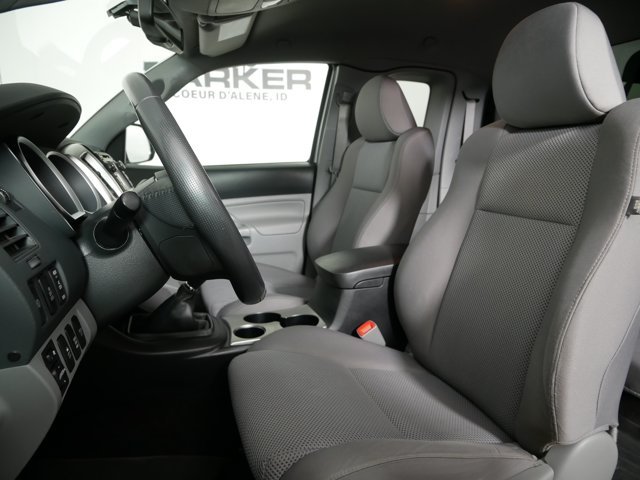 Used 2013 Silver Streak Metallic Toyota Extended Cab TRD Off-Road w/ Extra Value Pkg image 9