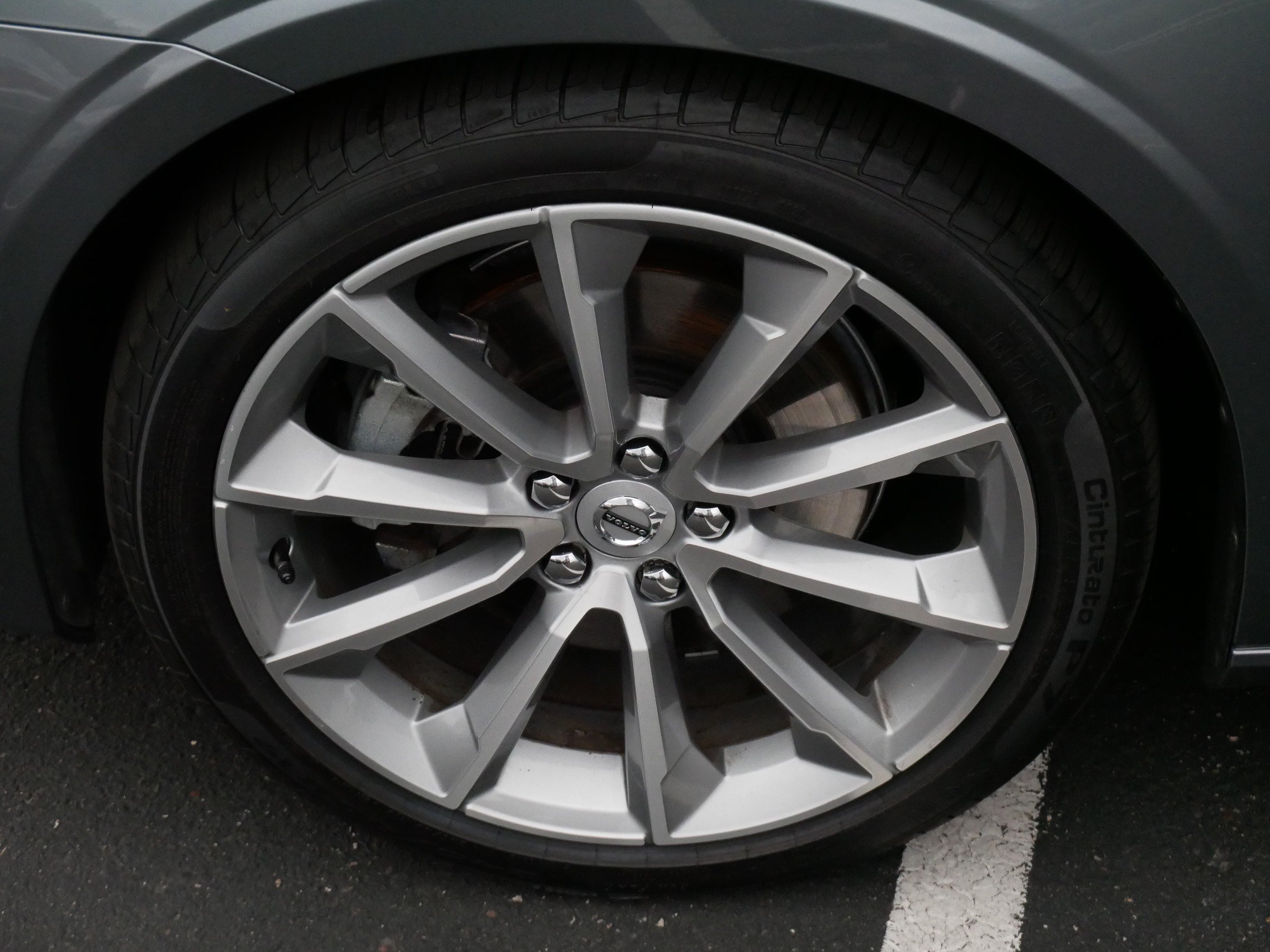 Used 2021 Osmium Grey Metallic Volvo Momentum image 15