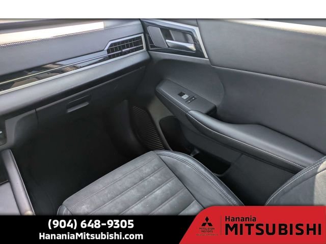 Used 2023 Silver Mitsubishi SE Special Edition image 18