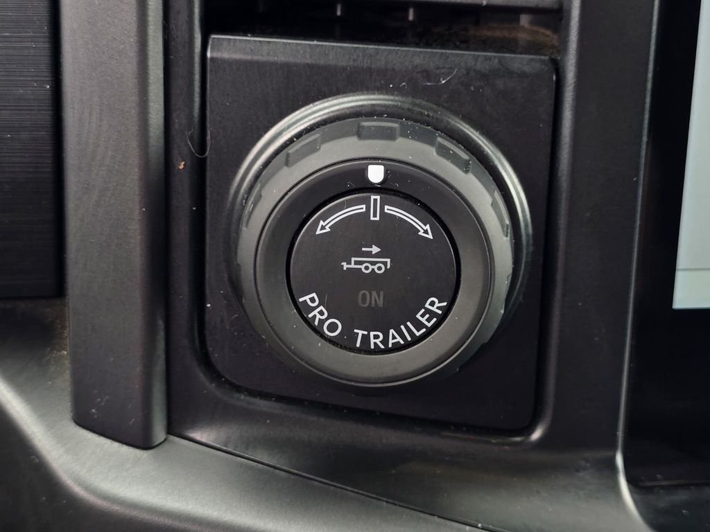 Used 2024 Agate Black Metallic Ford XLT image 17