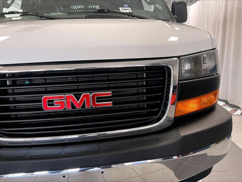 Used 2025 White GMC Work Van image 30