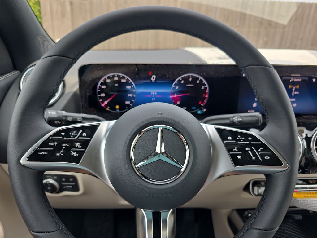 New 2026 Polar White Mercedes-Benz GLA 250 image 20