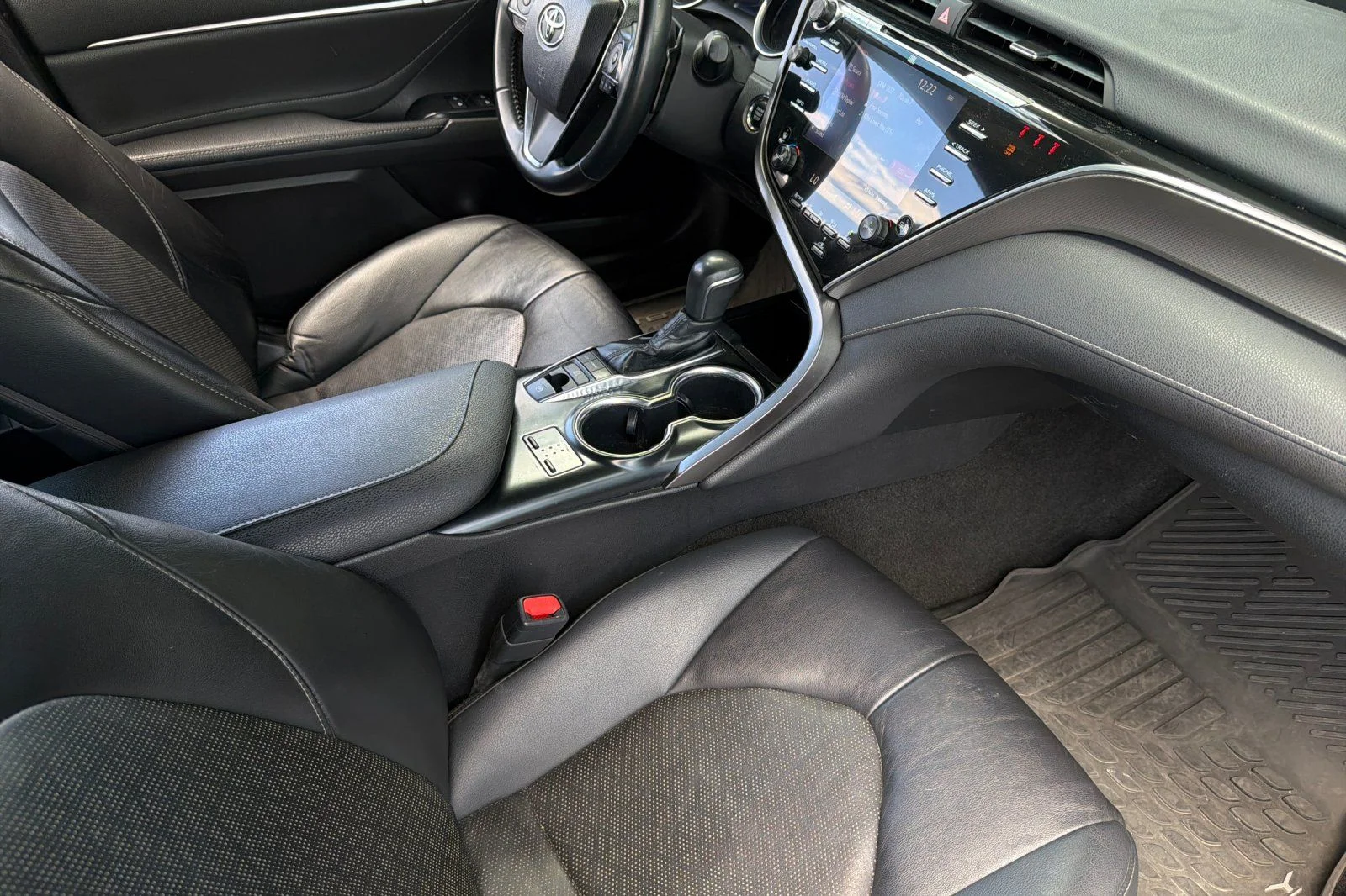 Used 2018 Gray Toyota XSE image 17