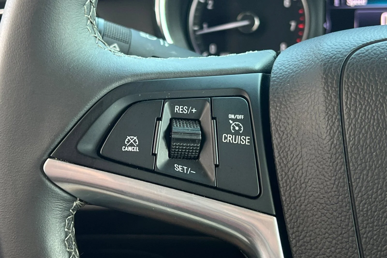 Used 2021 (Includes (MDP) Anthracite lower exterior accent color, Paint code W598F.) Buick Preferred image 31