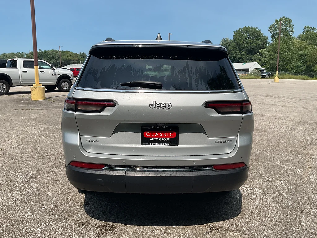 New 2026 Silver Zynith Jeep Altitude 4x4 image 6