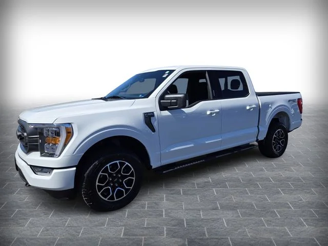 Used 2023 White Ford XLT image 3