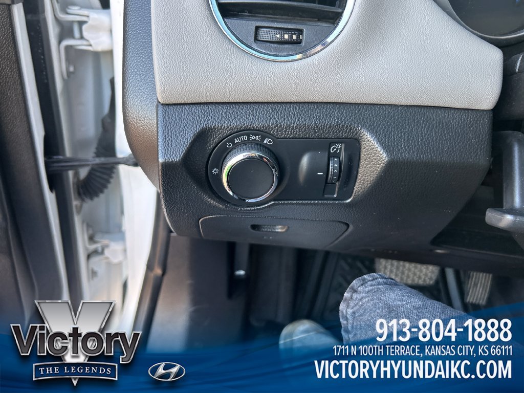Used 2014 White Chevrolet 1LT image 23