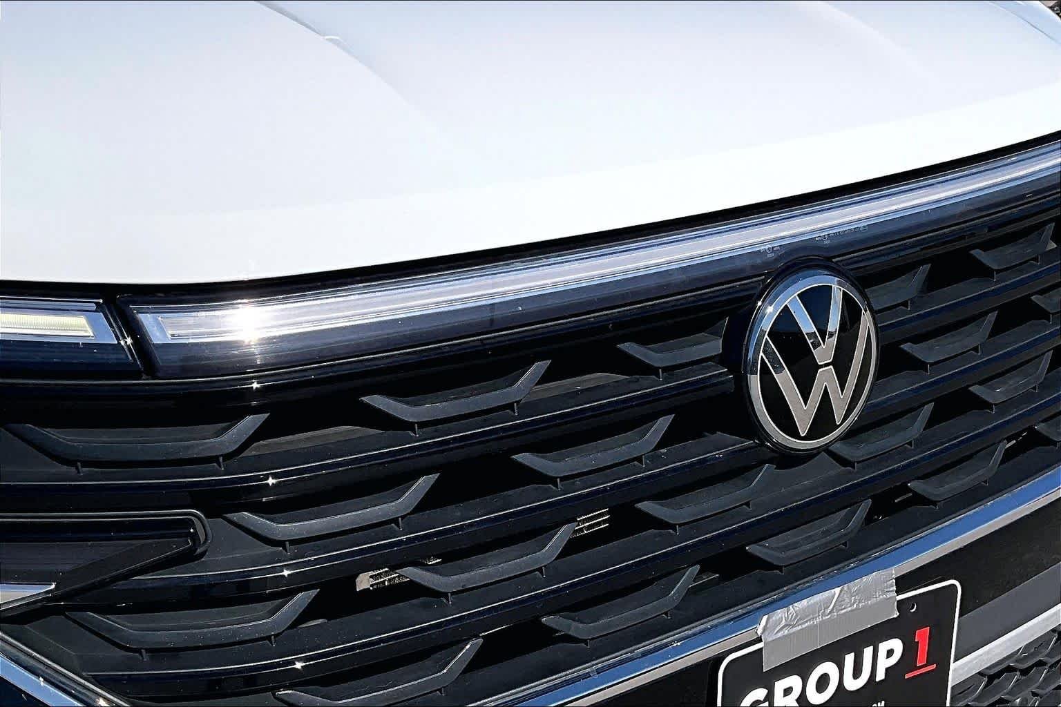 2024 Volkswagen Atlas Cross Sport SE w/Tech - Photo 30