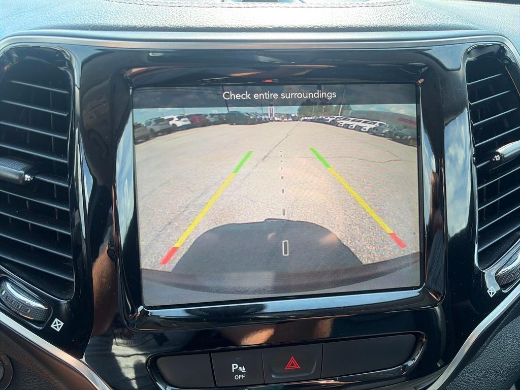 Used 2019 Silver Jeep Limited image 20