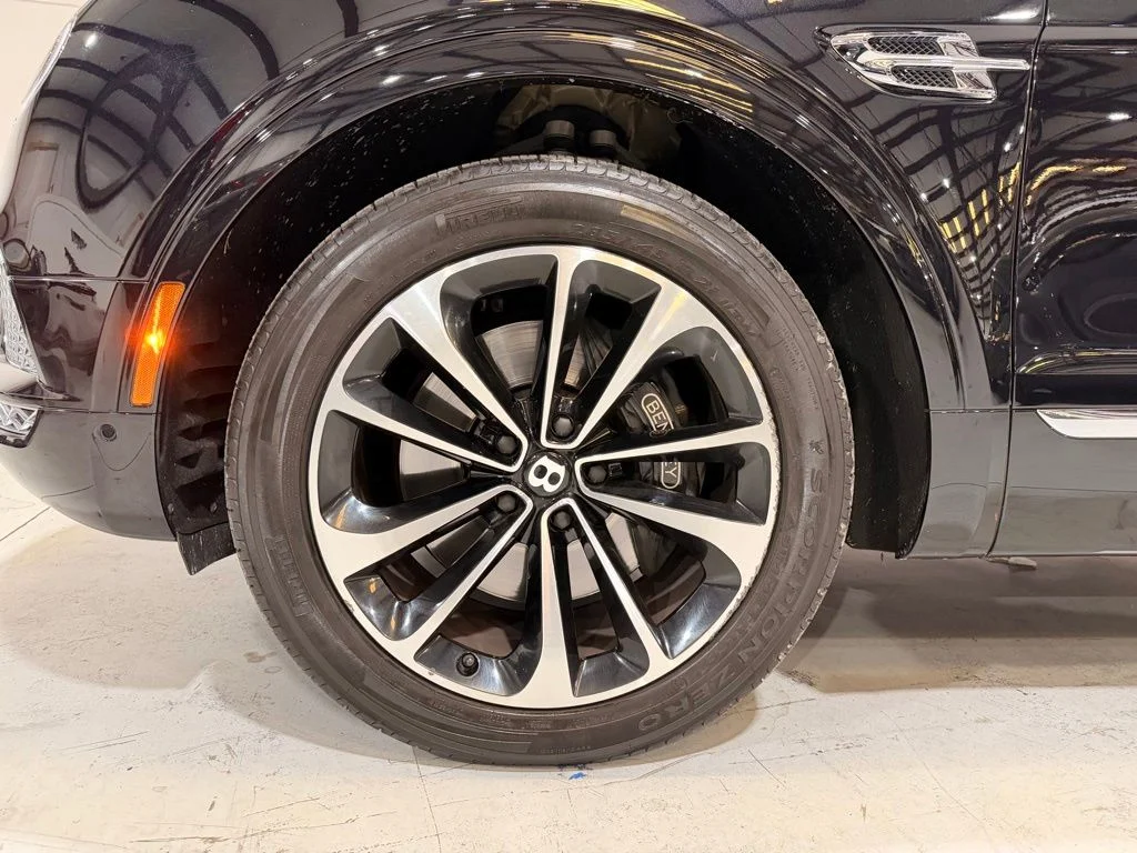 Used 2018  Bentley W12 image 49
