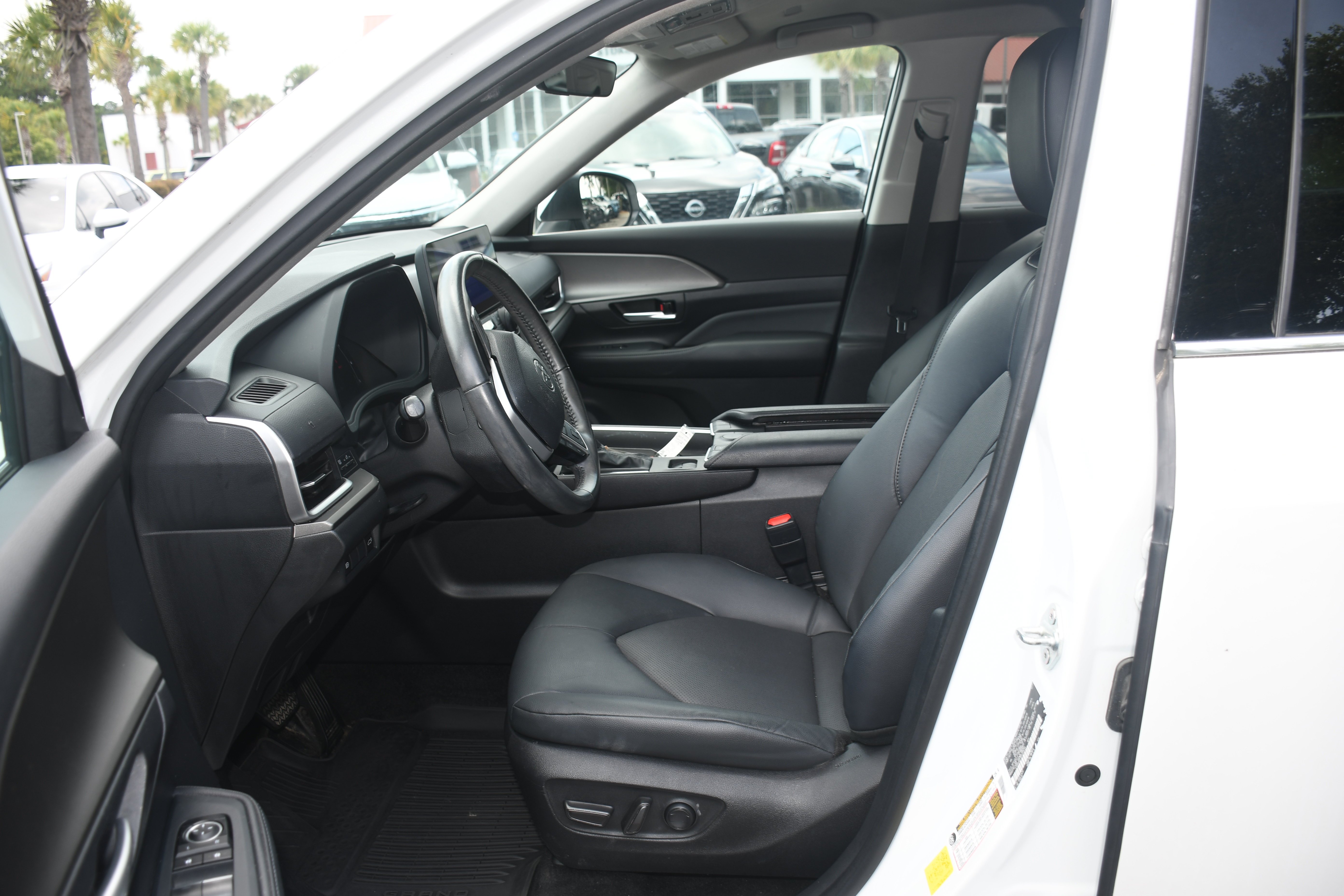 Used 2024 Beige Toyota XLE image 6