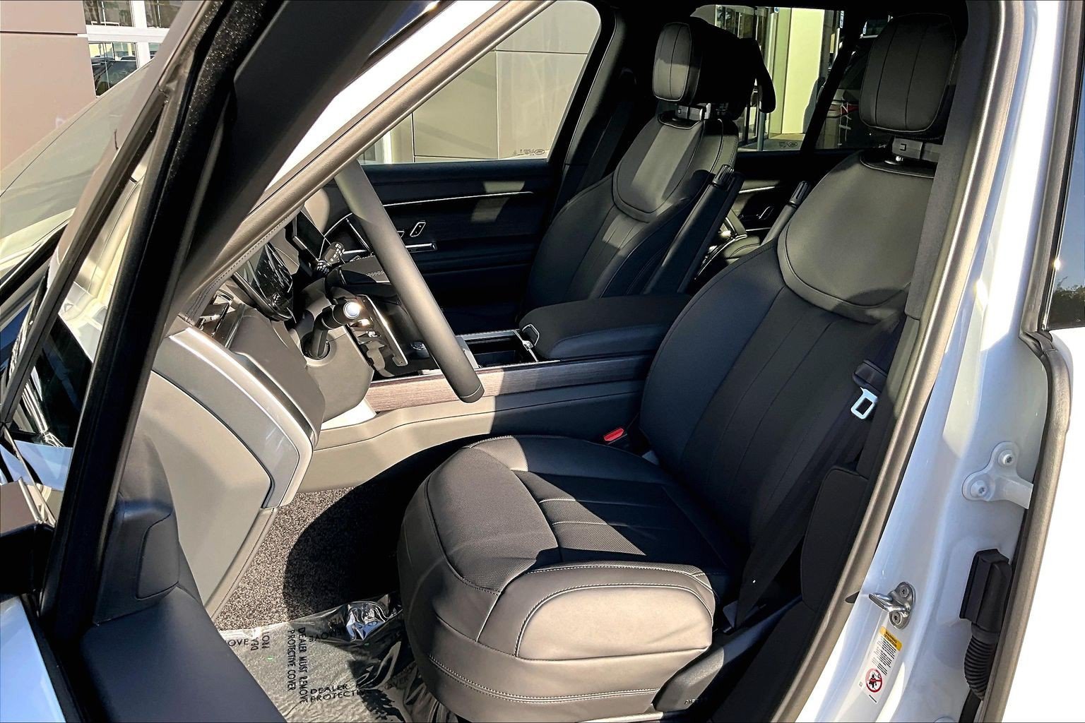 New 2027 Fuji White Land Rover SE image 9