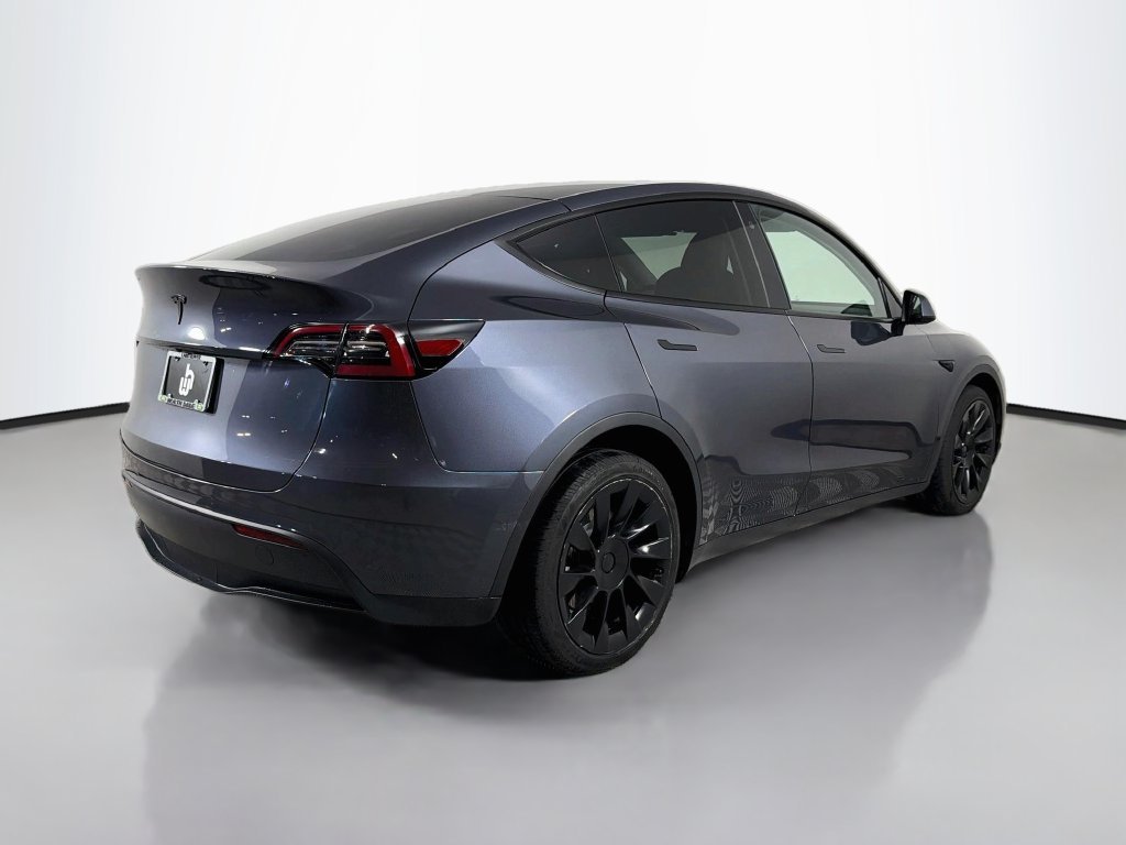 Used 2022 Gray Tesla Long Range image 5