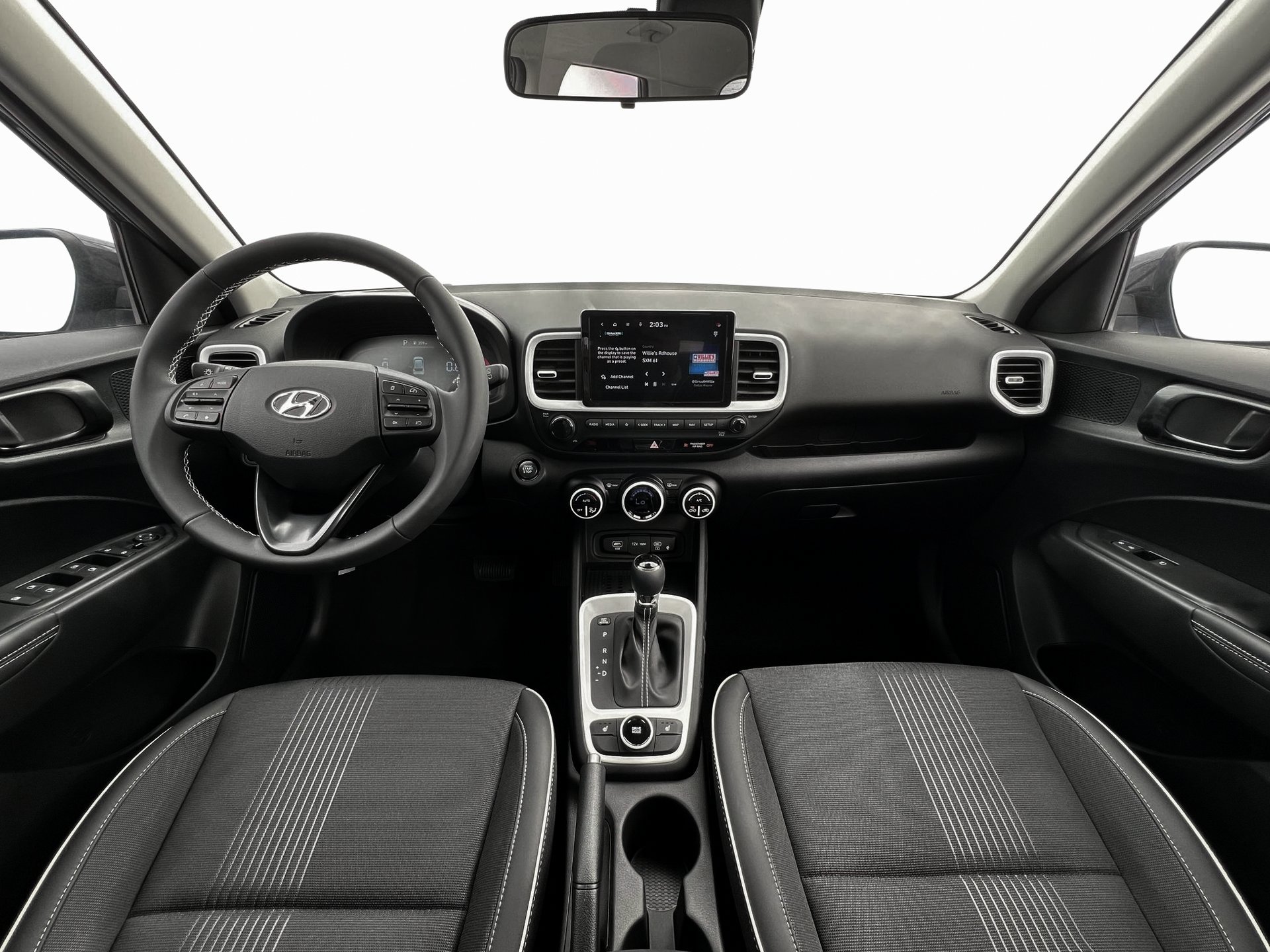 2025 Hyundai Venue Limited - Photo 13