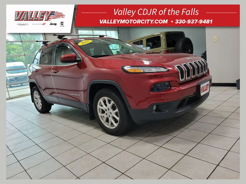 Used 2015 Red Jeep Latitude image 1