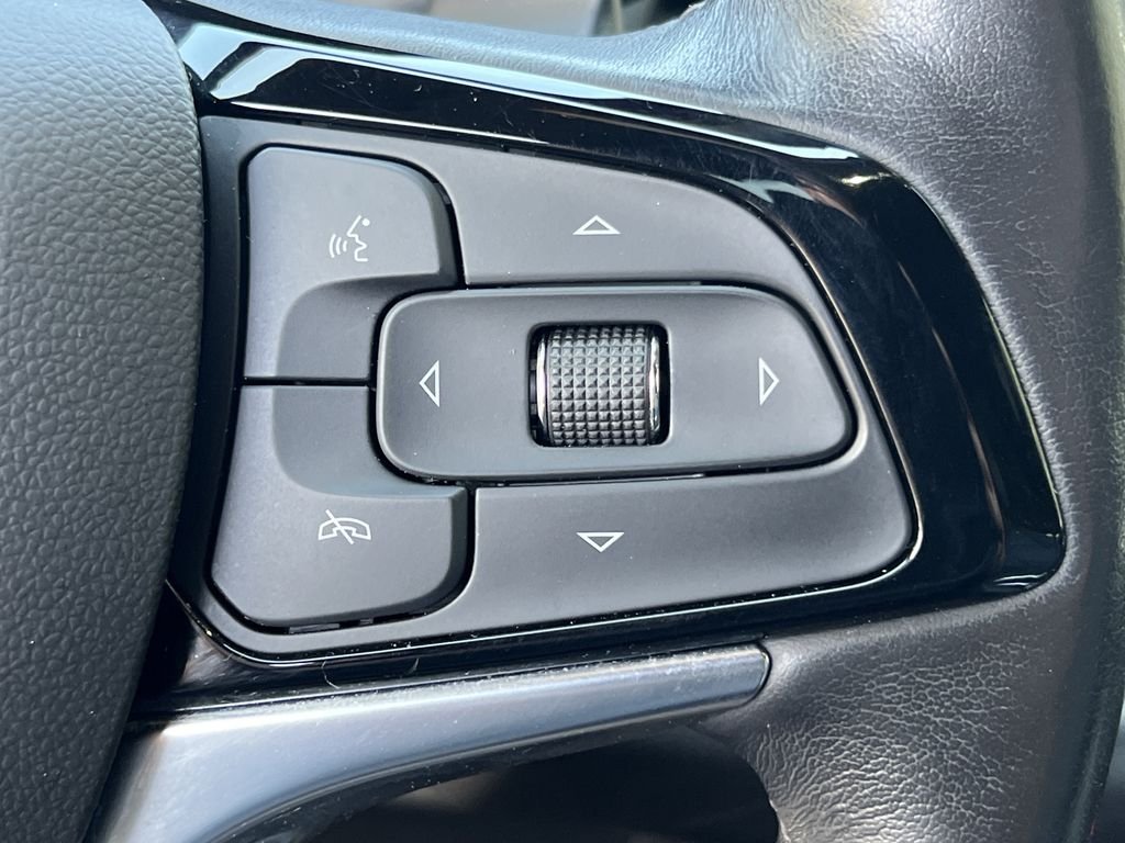 Used 2024 White Buick Premium Group image 23