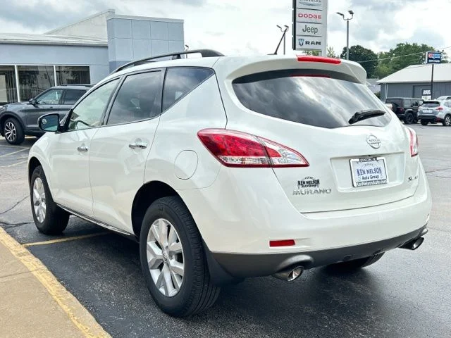 Used 2012 White Nissan SL image 7