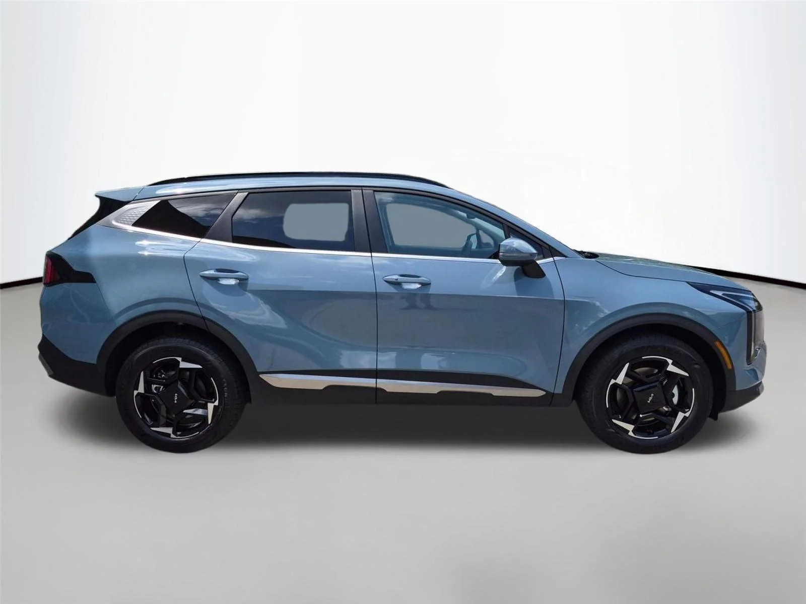 Used 2026 Heritage Blue Kia EX image 4