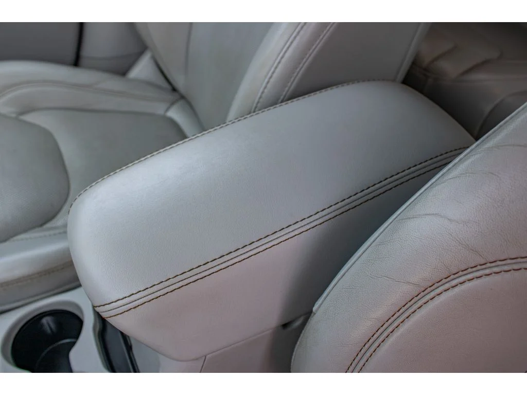 Used 2021 Sting-Gray Clearcoat Jeep Latitude Lux image 31