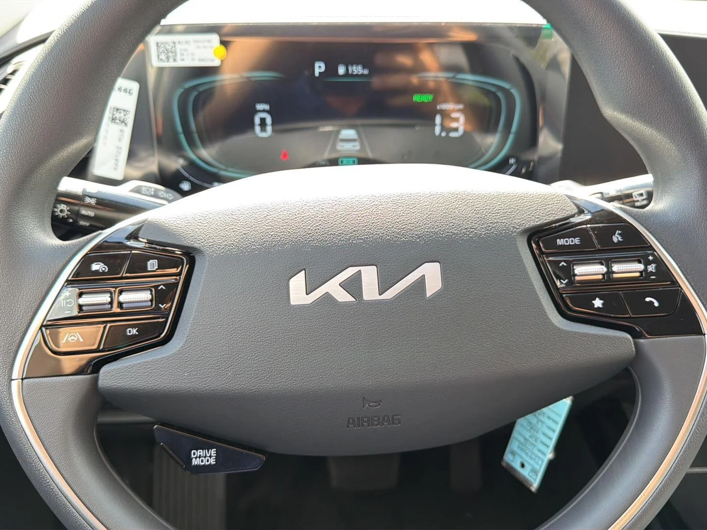 New 2026 Snow White Pearl Kia LX image 13