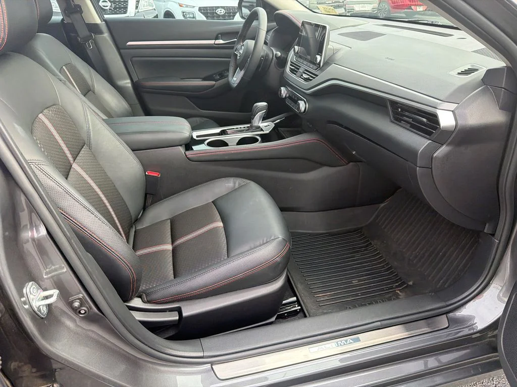 Used 2025 Gray Nissan 2.5 SR image 13