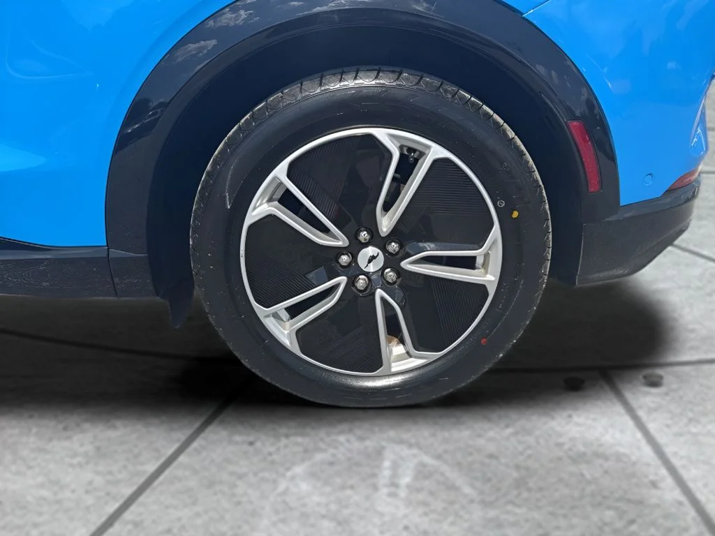 Used 2023 Blue Ford Premium image 34