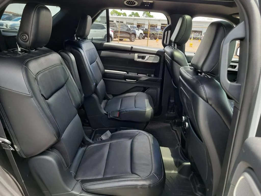 Used 2020 White Ford Limited image 28