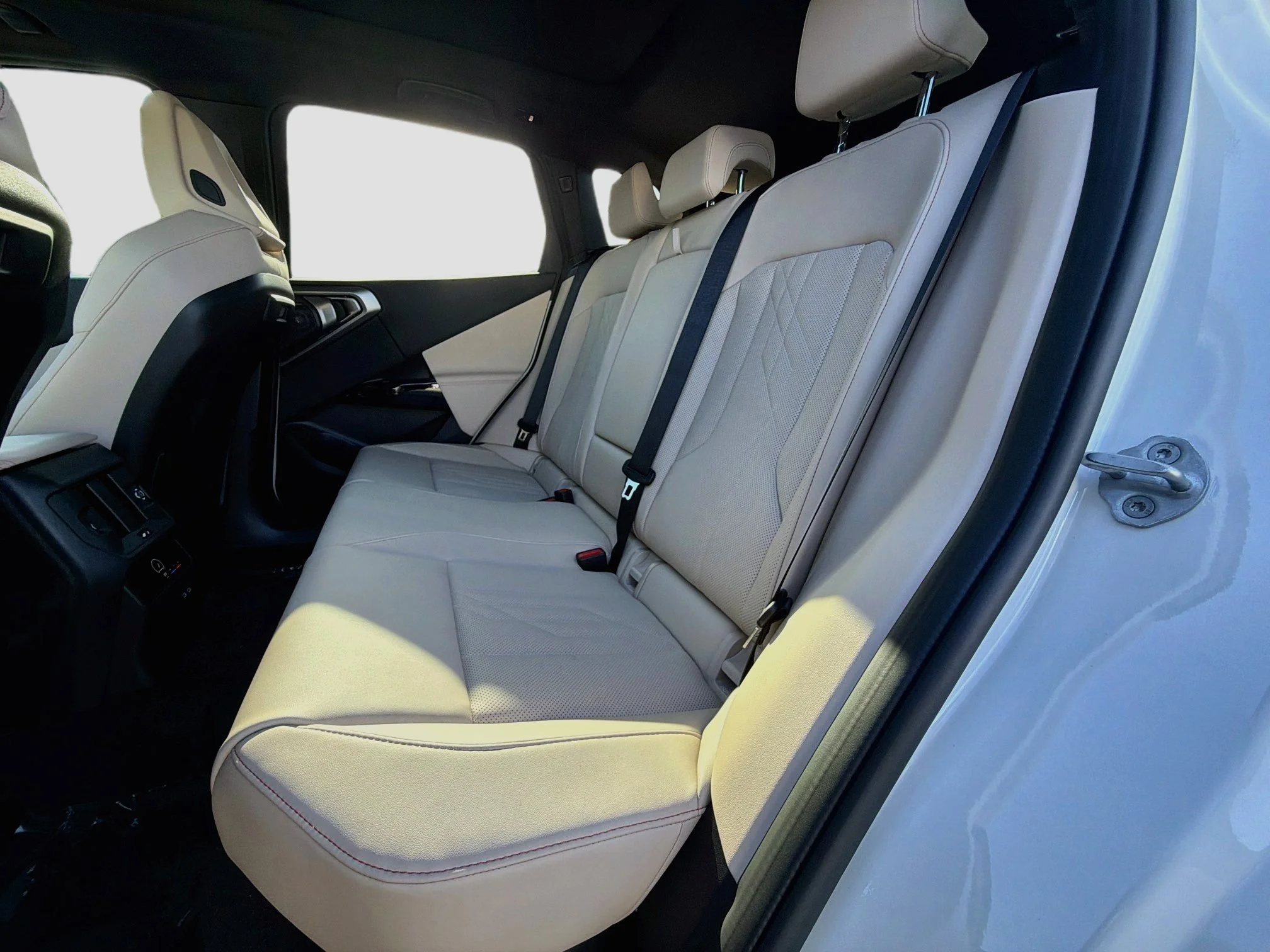 New 2026 Alpine White BMW 30 xDrive image 21