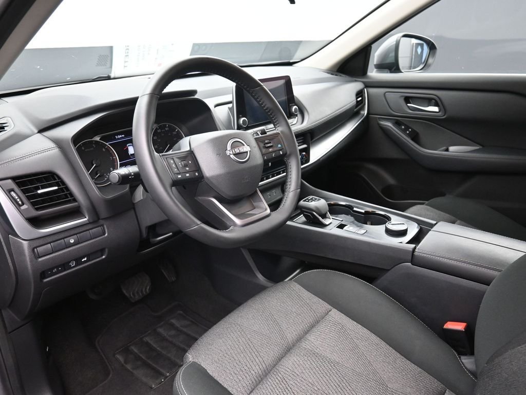 Used 2025 Gray Nissan SV image 18