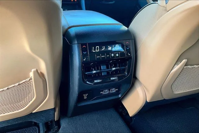 Used 2022 Black Jeep Summit image 10