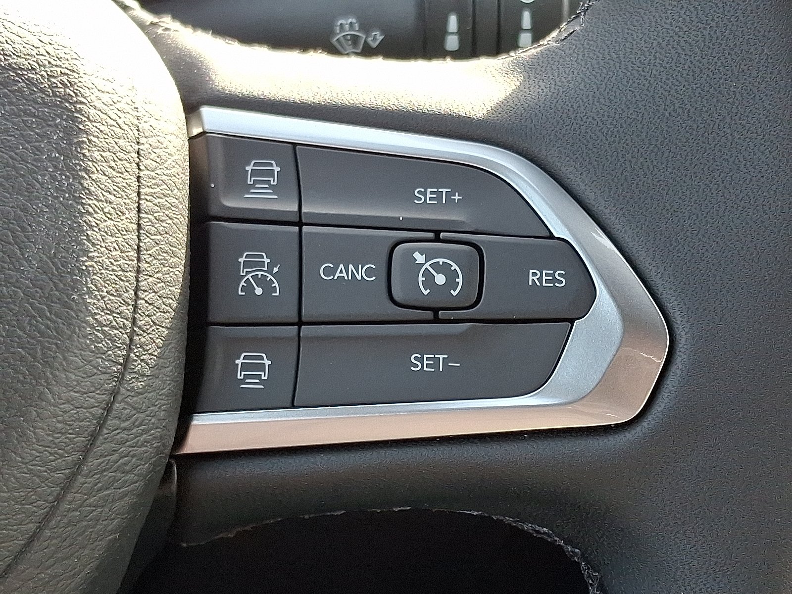 New 2026 Red Hot Pearlcoat Jeep Limited Altitude image 10