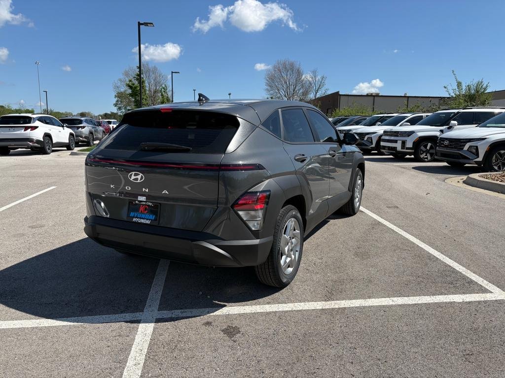 New 2026 Ecotronic Gray Pearl Hyundai SE FWD image 5