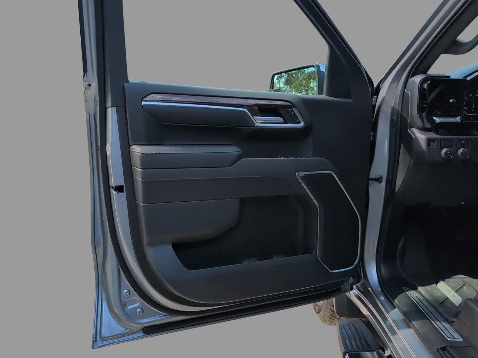 New 2026 Sterling Gray Metallic Chevrolet LT image 11