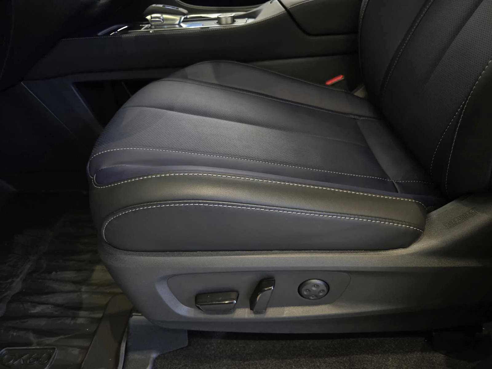 New 2026 2T GRPT SHDW INFINITI Sport AWD image 16