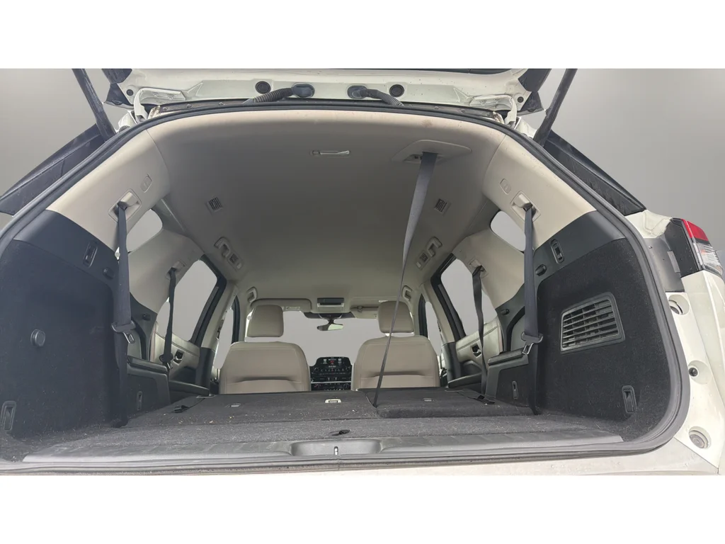 Used 2023 White Nissan SL image 14