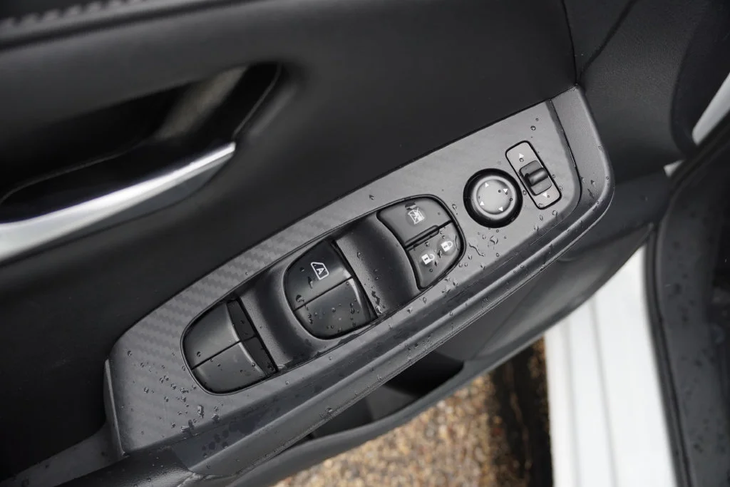 Used 2025 Aspen White Tricoat Nissan SV image 20