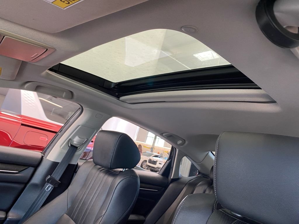 Used 2019  Honda EX-L image 25