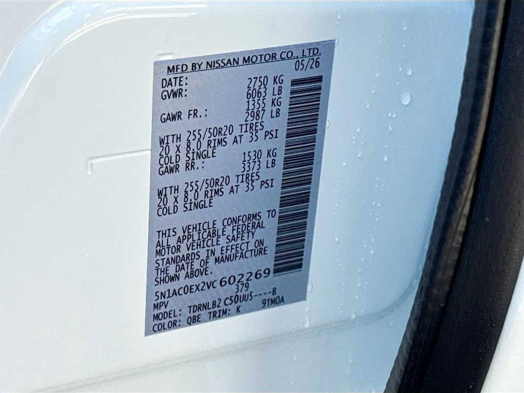 New 2027 RADIANT WHITE INFINITI Luxe AWD image 33